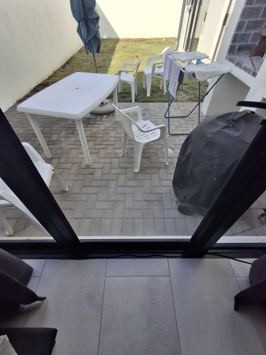To Let 1 Bedroom Property for Rent in Sandown Western Cape